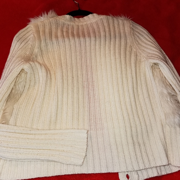 Woman's sweater - Picture 4 of 4